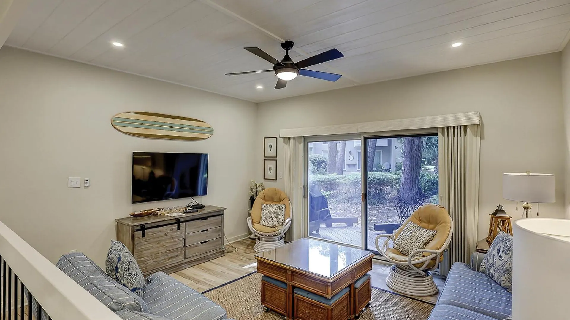 Updated Luxury 3 Bedroom 3 Ba Townhome In Sea Pines Near Harbourtown Sleeps 8 Community Pool Pet Friendly Hilton Head Island