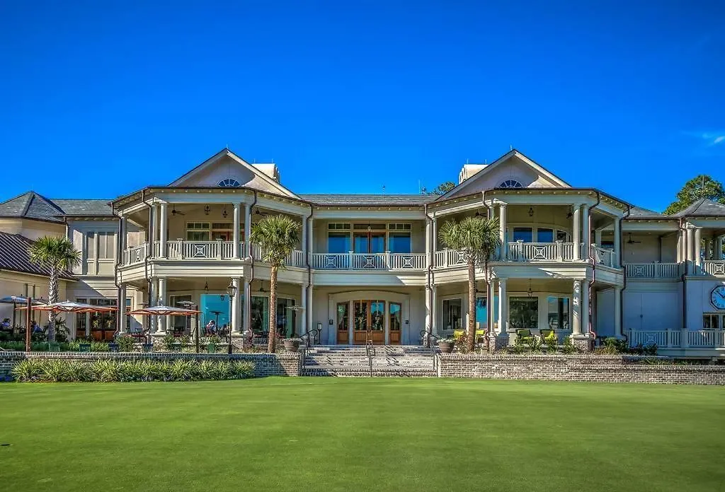 Updated Luxury 3 Bedroom 3 Ba Townhome In Sea Pines Near Harbourtown Sleeps 8 Community Pool Pet Friendly *