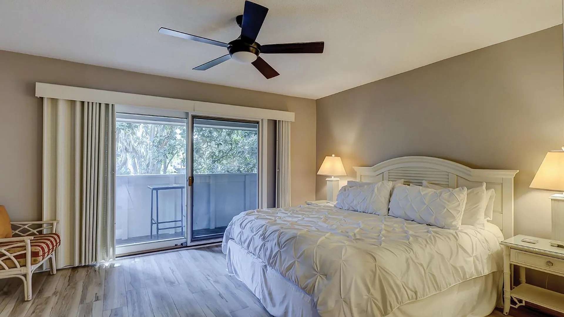 Updated Luxury 3 Bedroom 3 Ba Townhome In Sea Pines Near Harbourtown Sleeps 8 Community Pool Pet Friendly Holiday home Hilton Head Island
