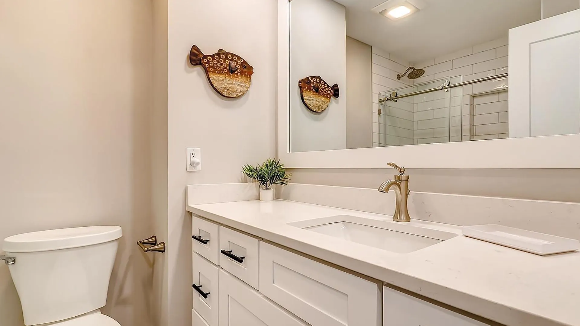 Shorewood 511 Apartment *