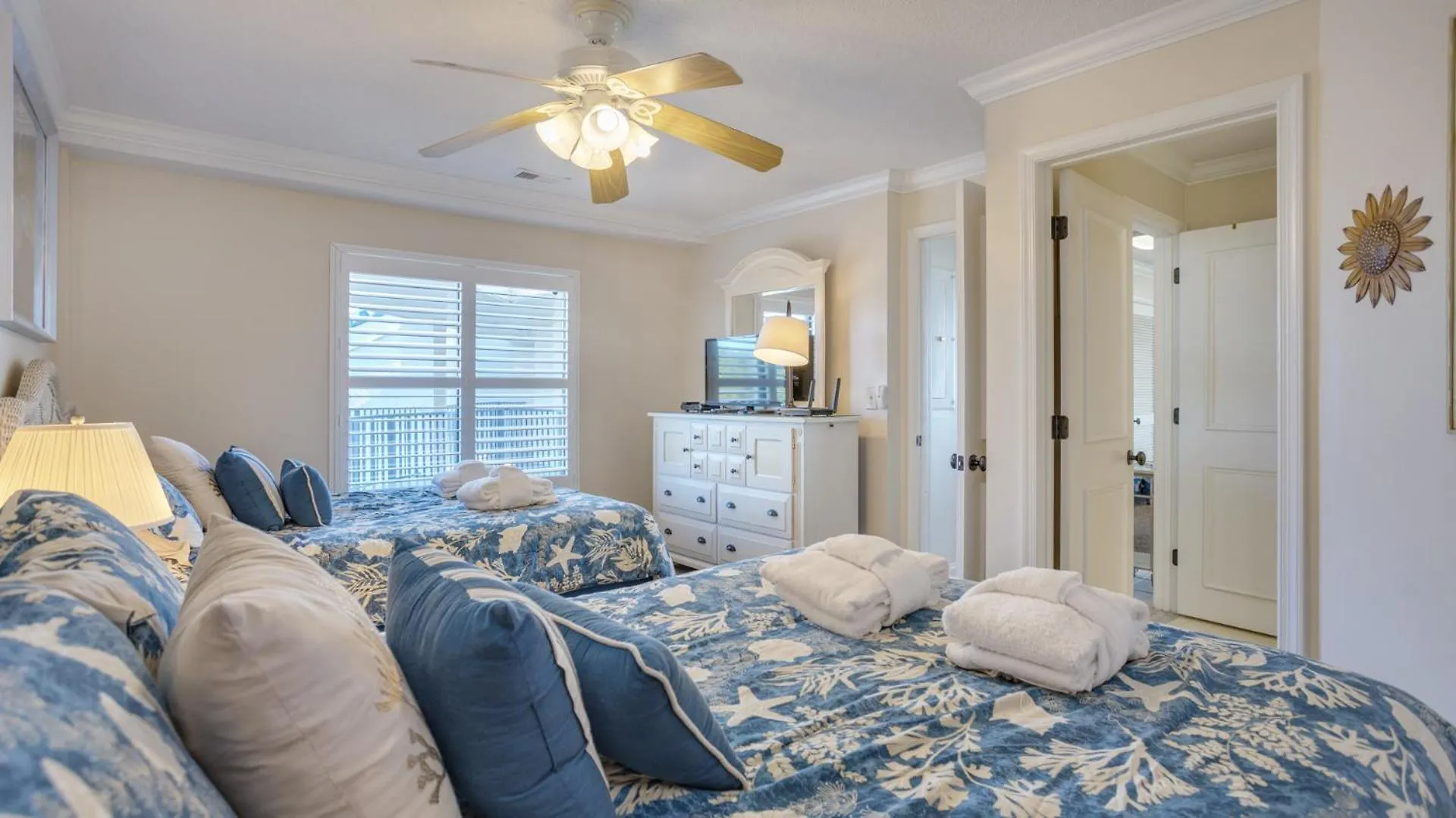 Oceanfront, Luxury Getaway, Bikes Villa *