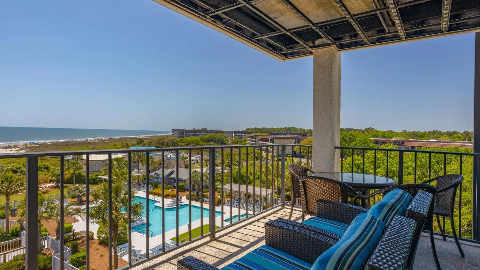 Oceanfront, Private Balcony, Complex Pool *
