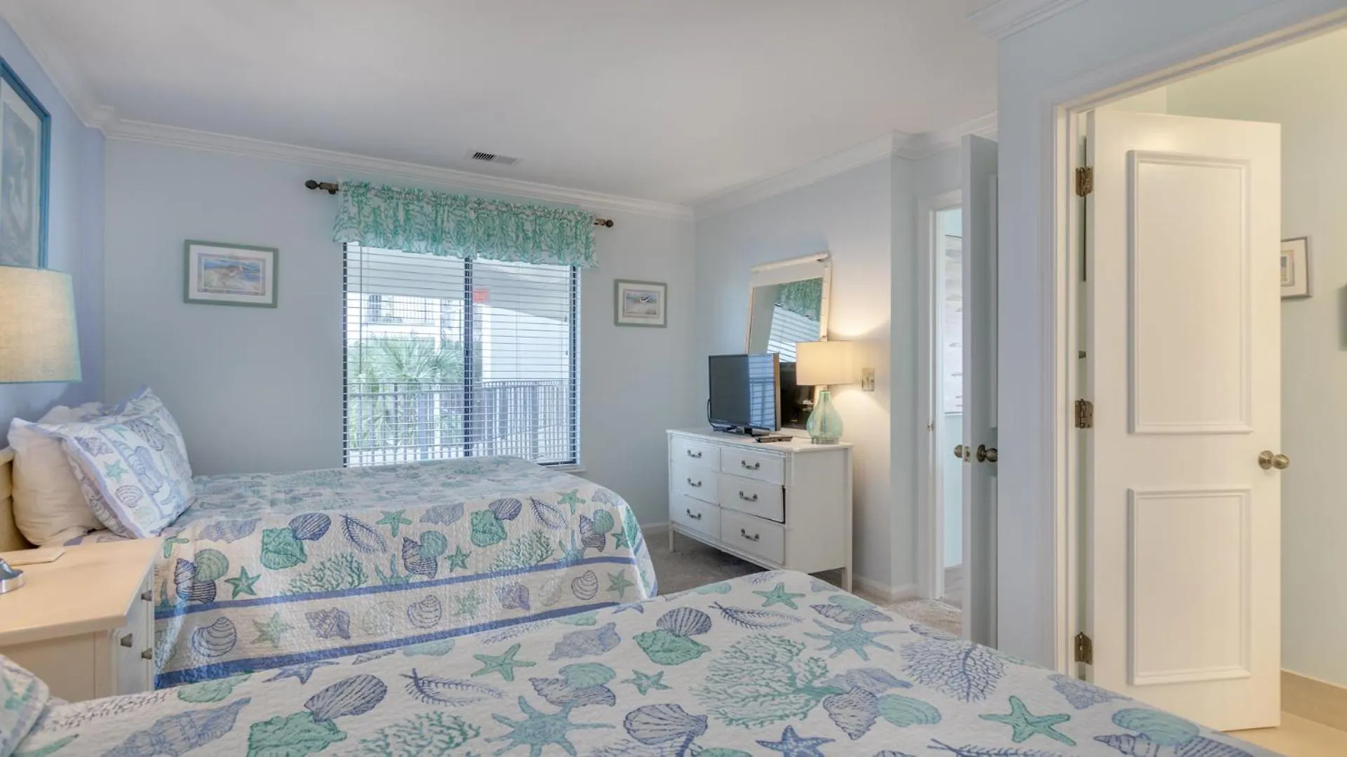 Oceanfront, Private Balcony, Pool Villa Hilton Head Island