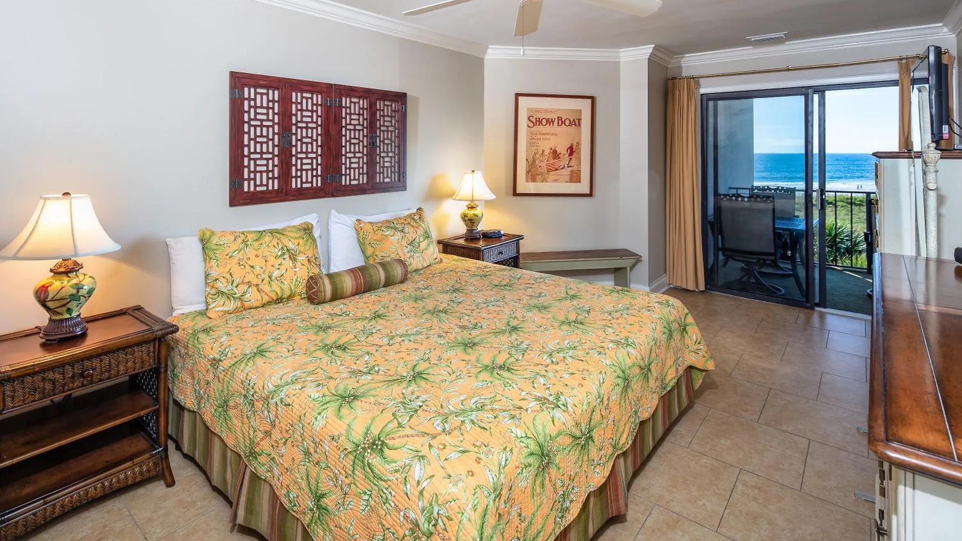 Ocean Views, Bikes, Private Balcony Villa *