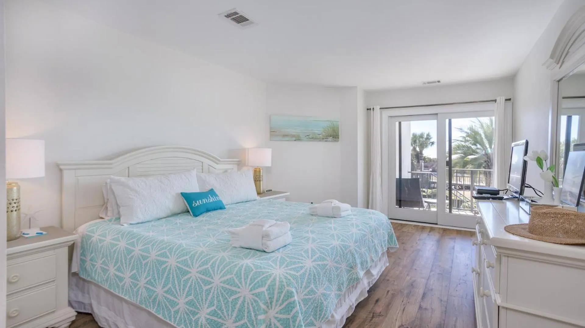 Beachfront, Pool, Open Layout Villa *