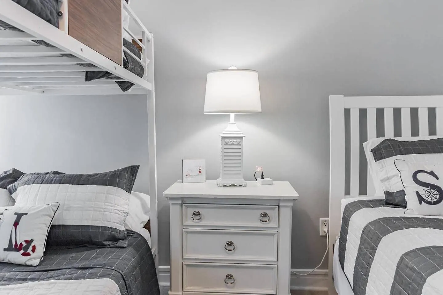 Big W Luxe Steps From Forest *