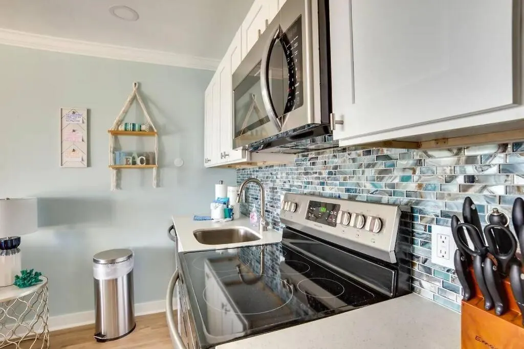 Coastal Haven: Stylish Oceanfront Getaway C341 Apartment Hilton Head Island
