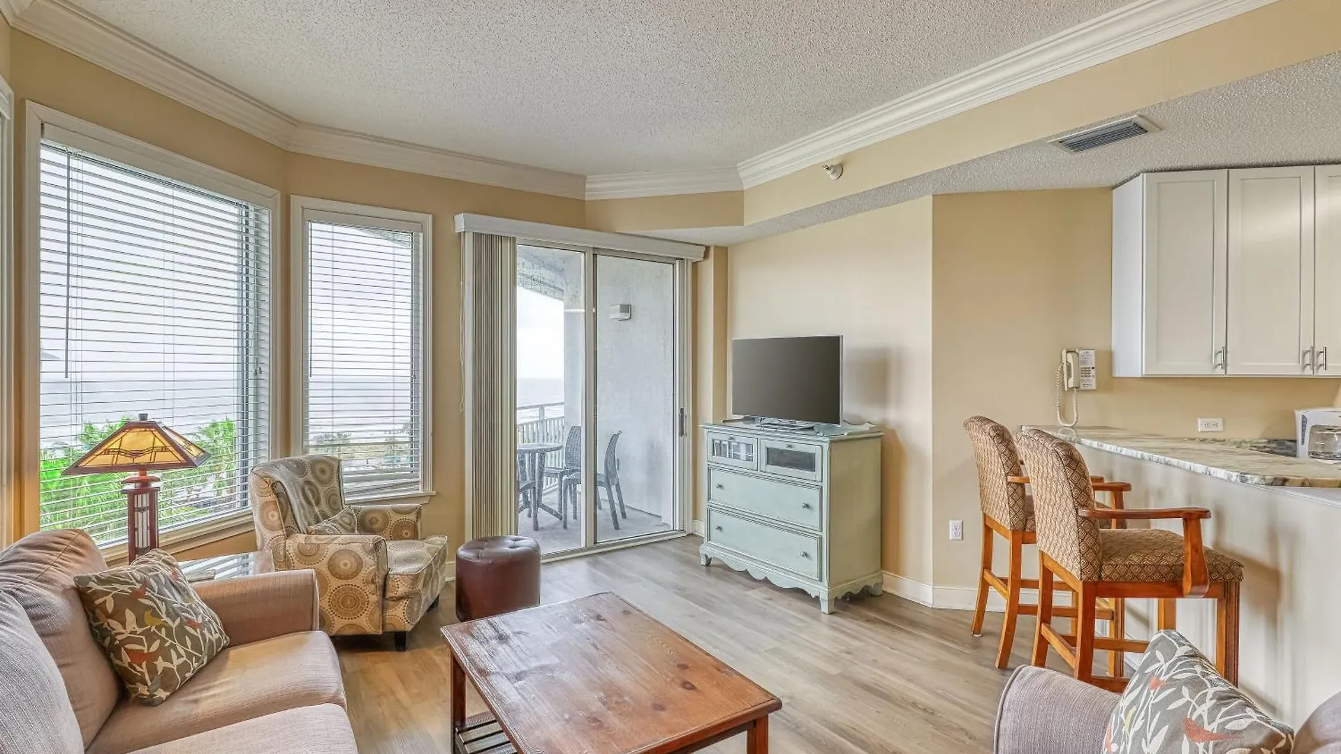 Seacrest Apartment *