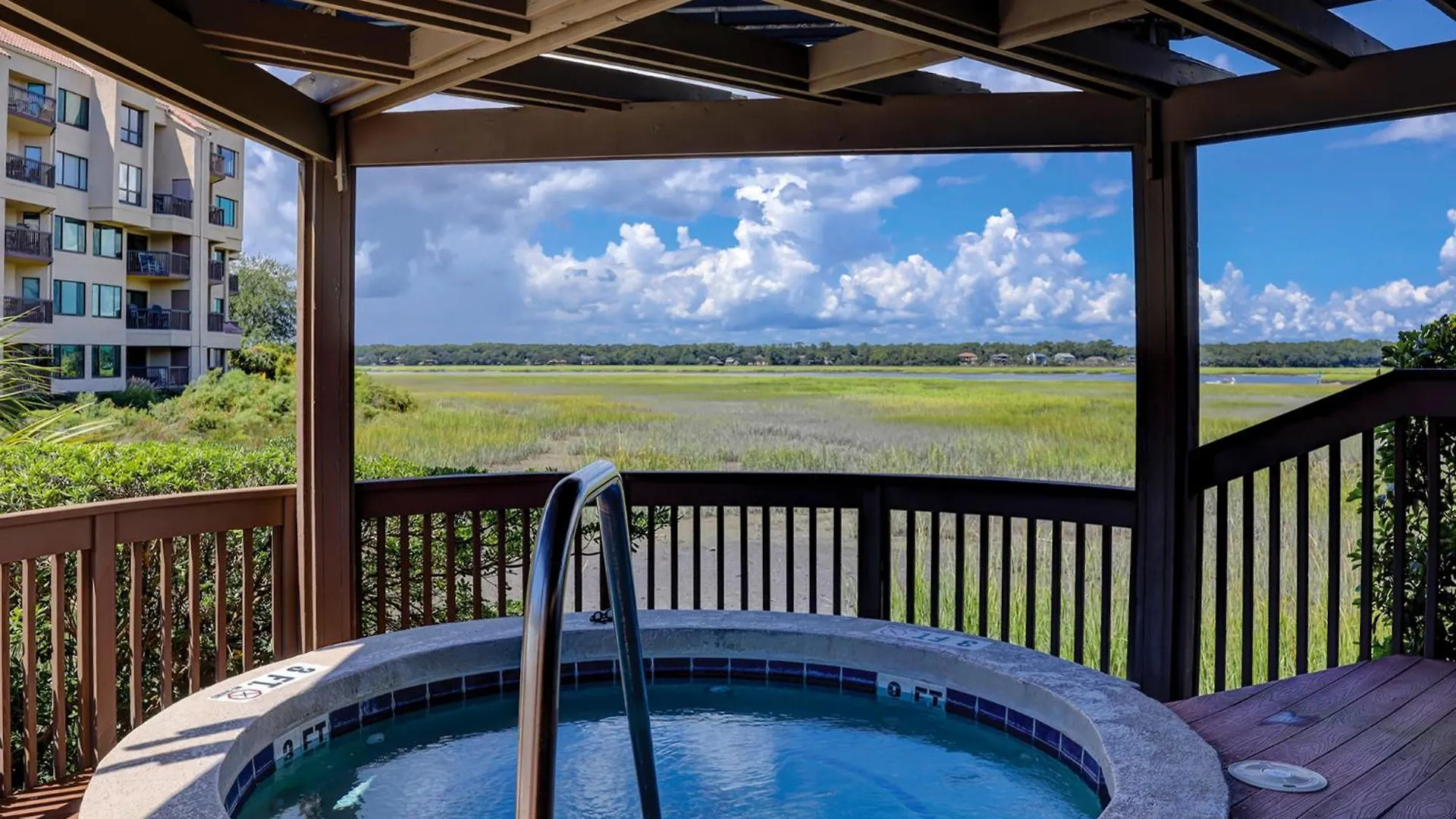 226 Captain's Quarters *
