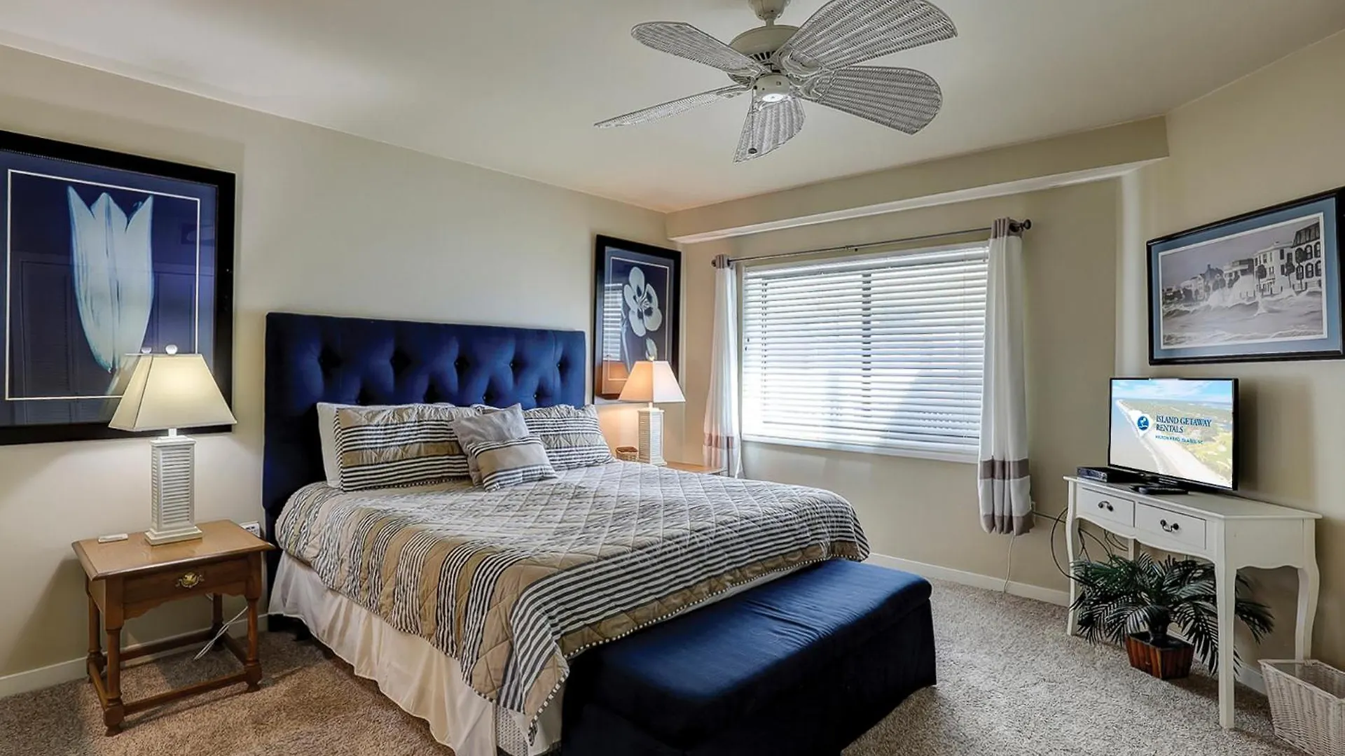 226 Captain's Quarters *