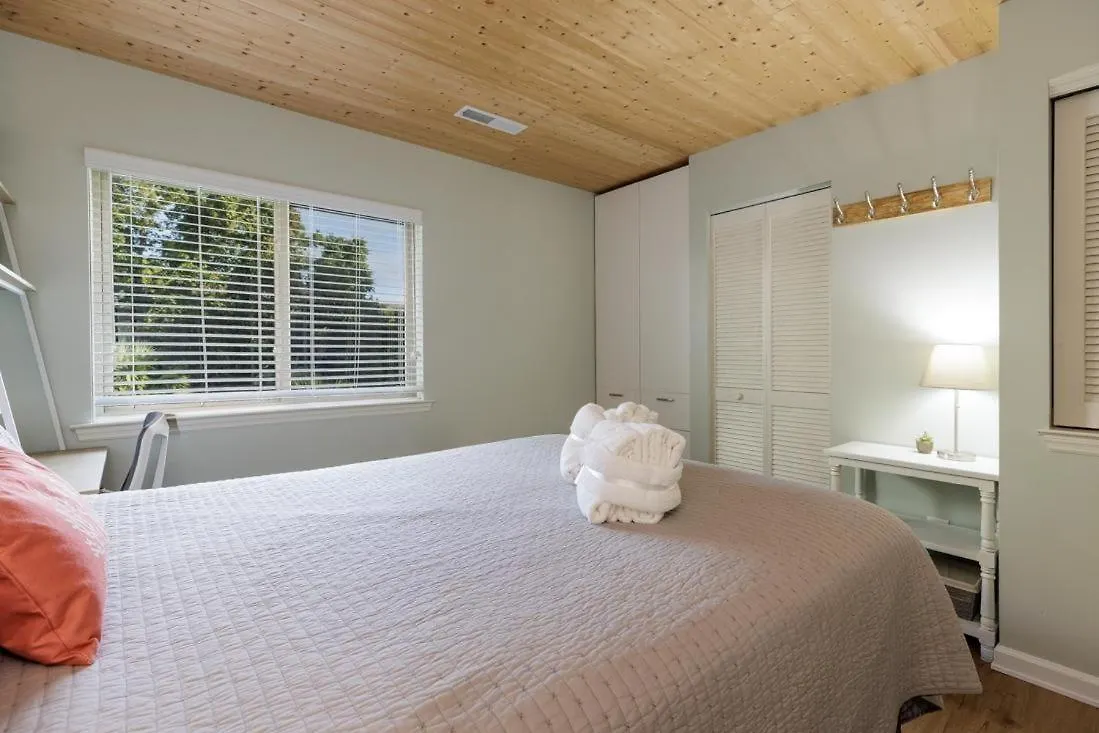 905 Tanglewood Villa