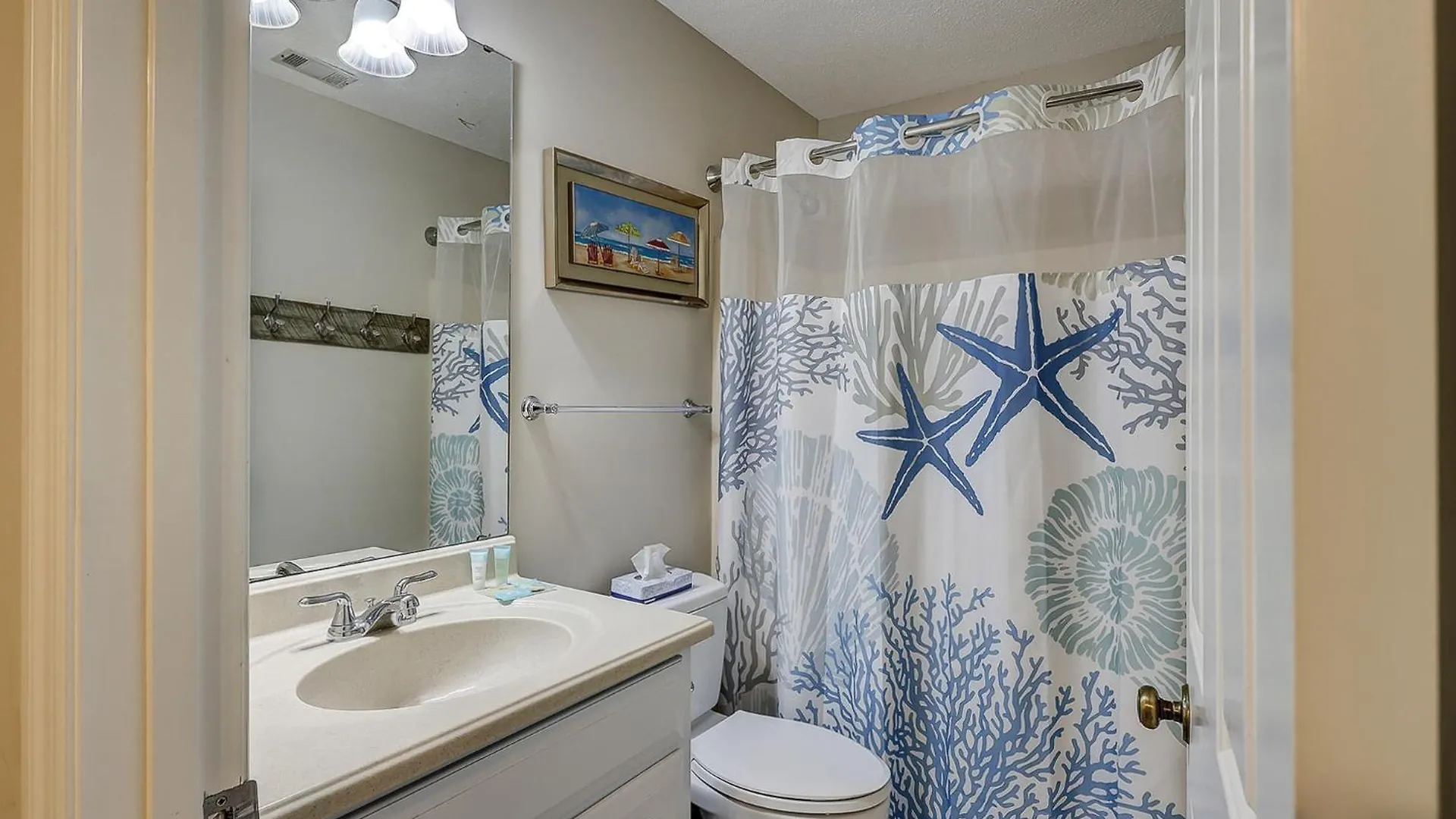 Updated 2 Bedroom Pet Friendly Townhome At Ocean Breeze Easy Walk To And Shops In Forest Holiday home *