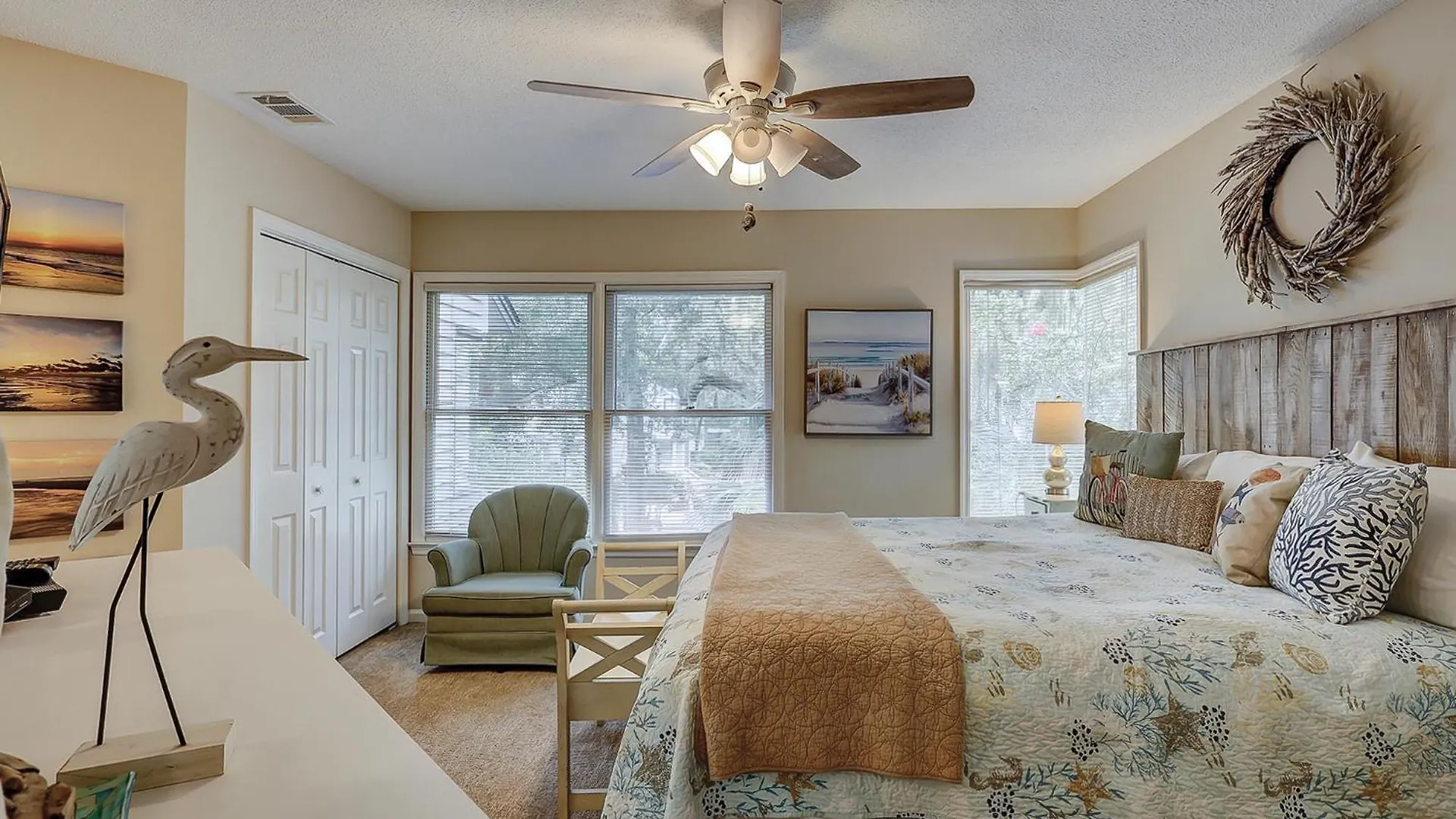 Updated 2 Bedroom Pet Friendly Townhome At Ocean Breeze Easy Walk To And Shops In Forest Holiday home Hilton Head Island