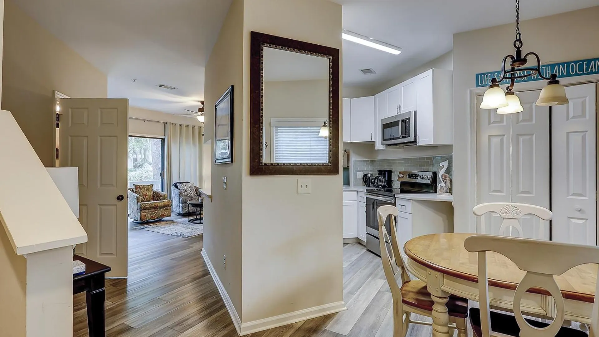 Updated 2 Bedroom Pet Friendly Townhome At Ocean Breeze Easy Walk To And Shops In Forest * Hilton Head Island