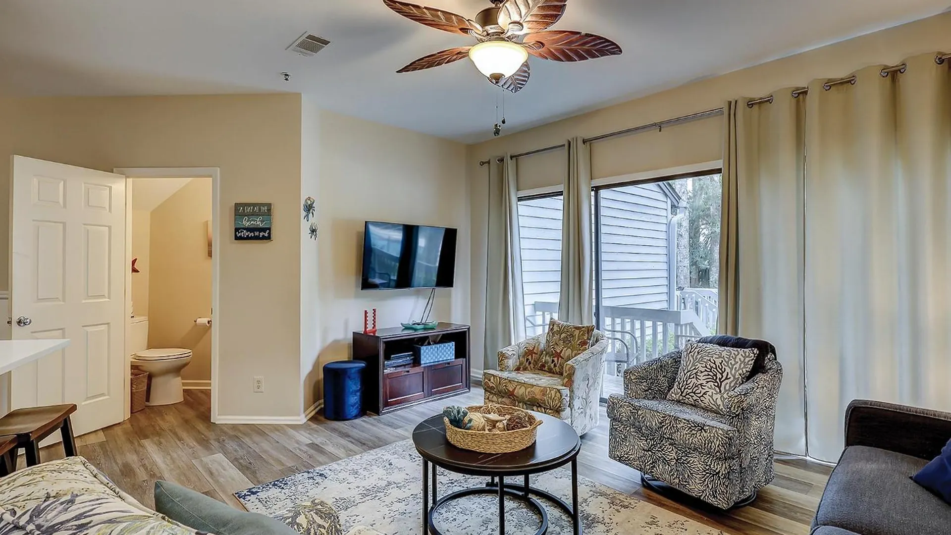 Updated 2 Bedroom Pet Friendly Townhome At Ocean Breeze Easy Walk To And Shops In Forest Holiday home *