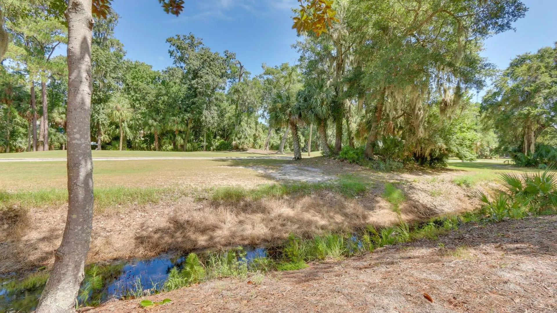 Villa Shipyard With Golf Course Views And Access