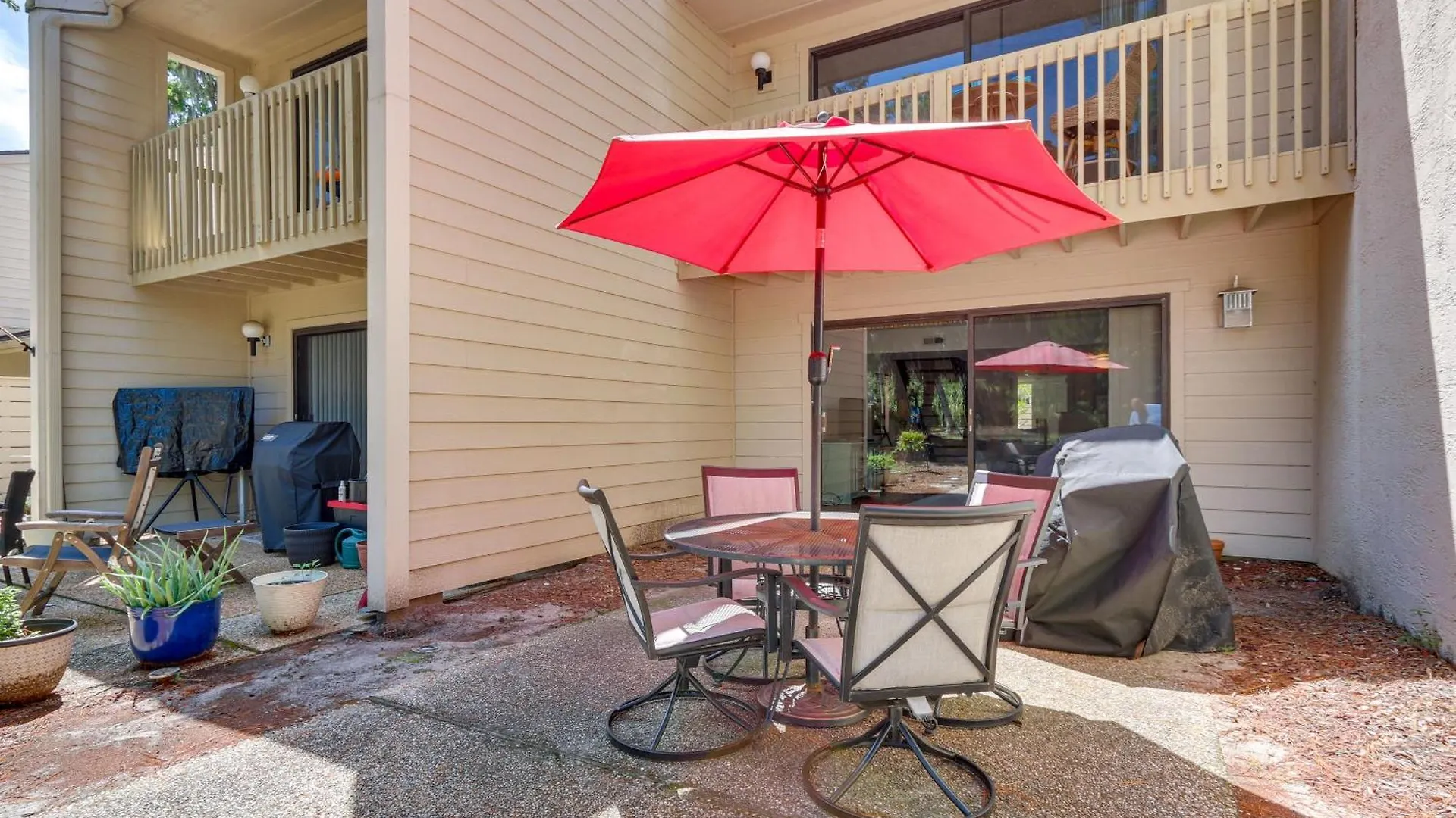 Shipyard With Golf Course Views And Access Villa