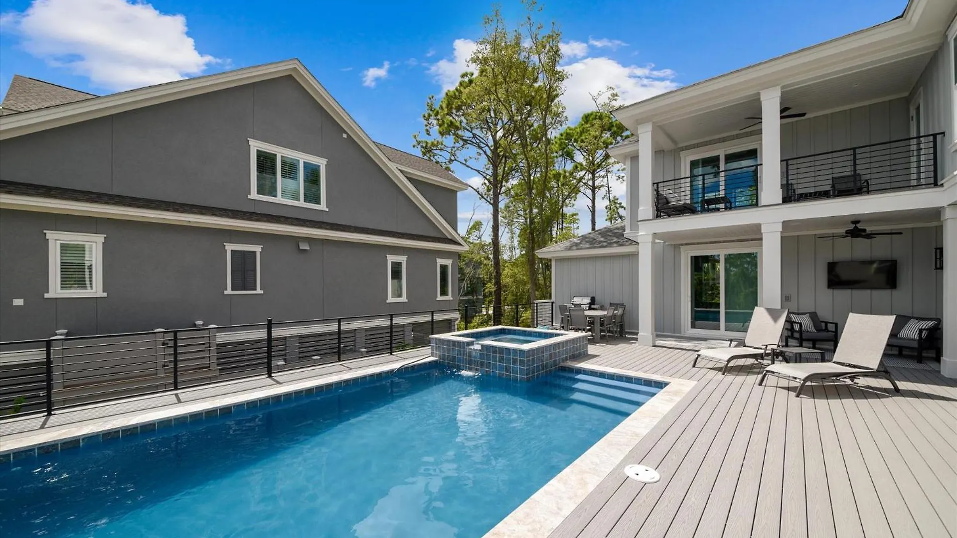 9 Sandy Trail- Close To Beach, Pool, Elevator, Game Room, Free Activities Included Hilton Head Island
