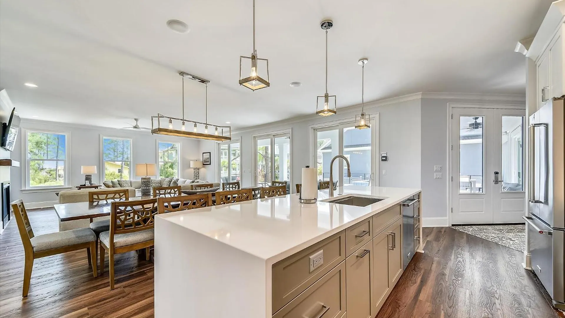 9 Sandy Trail- Close To Beach, Pool, Elevator, Game Room, Free Activities Included *