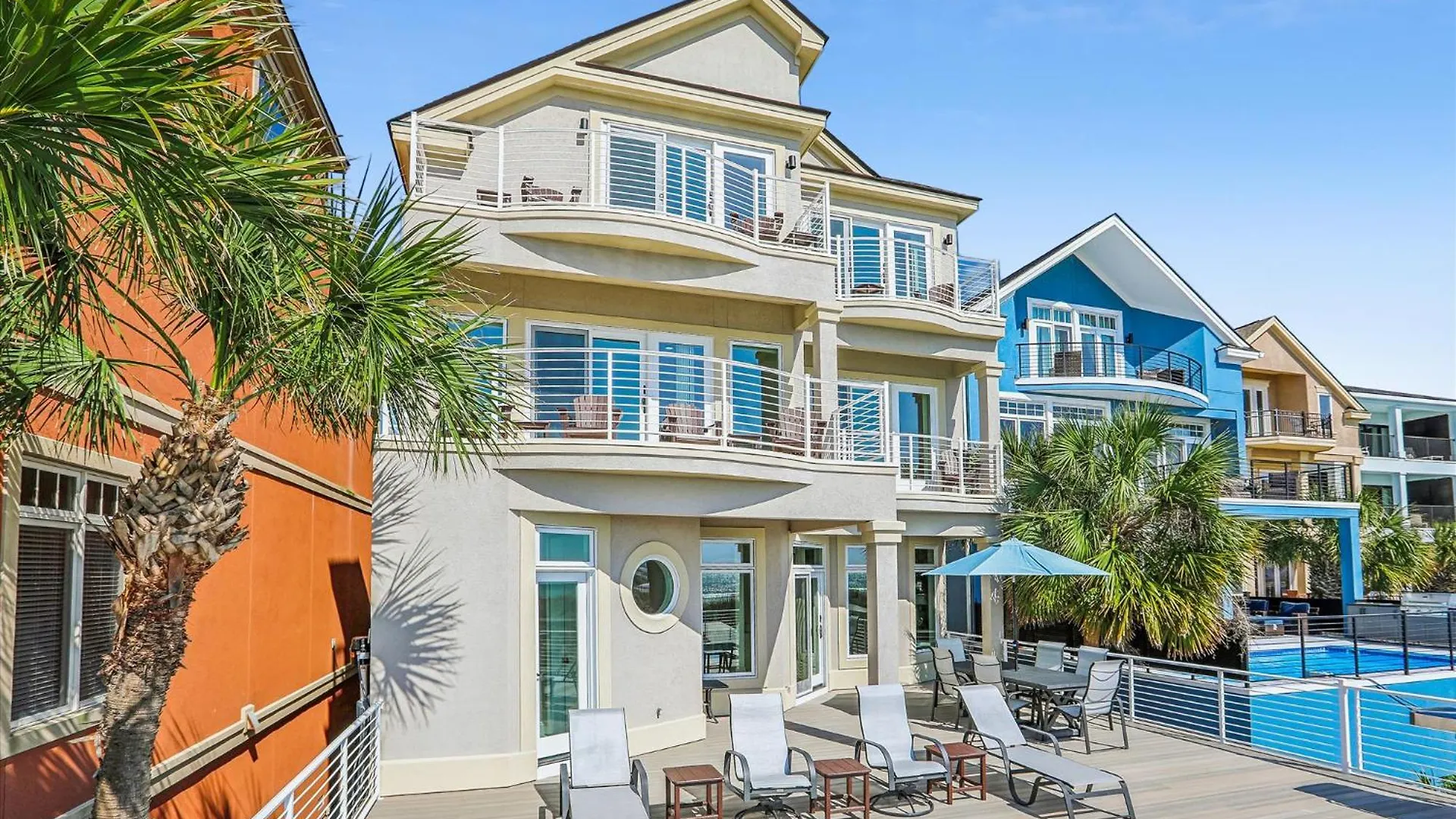 9 Singleton Place- Renovated, Oceanfront, Pool, Elevator, Free Activities Included Holiday home Hilton Head Island