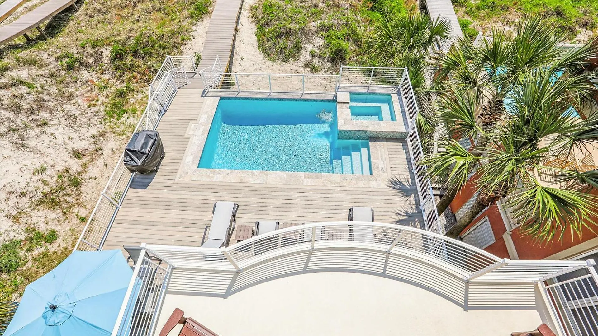 9 Singleton Place- Renovated, Oceanfront, Pool, Elevator, Free Activities Included