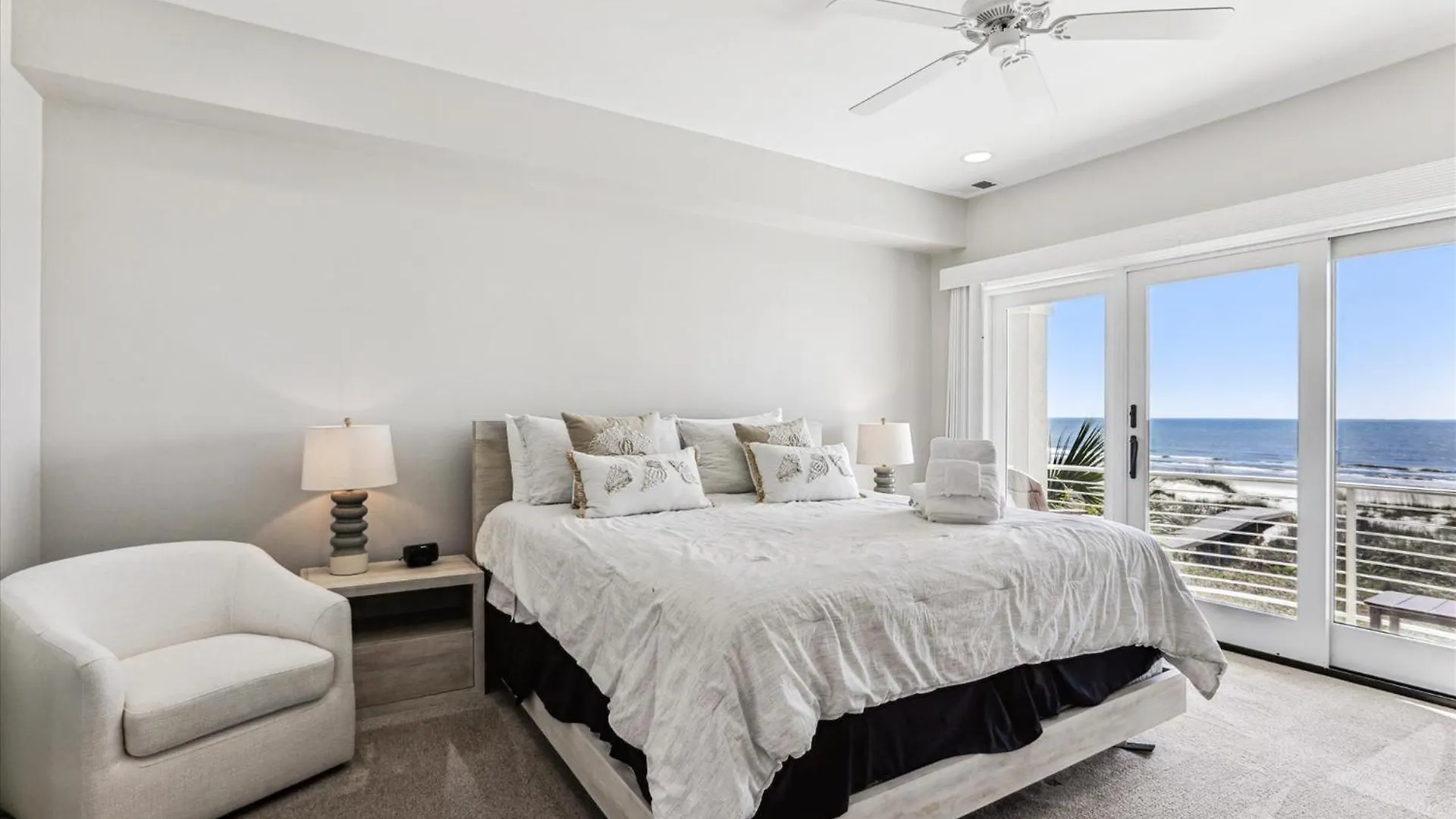 9 Singleton Place- Renovated, Oceanfront, Pool, Elevator, Free Activities Included *