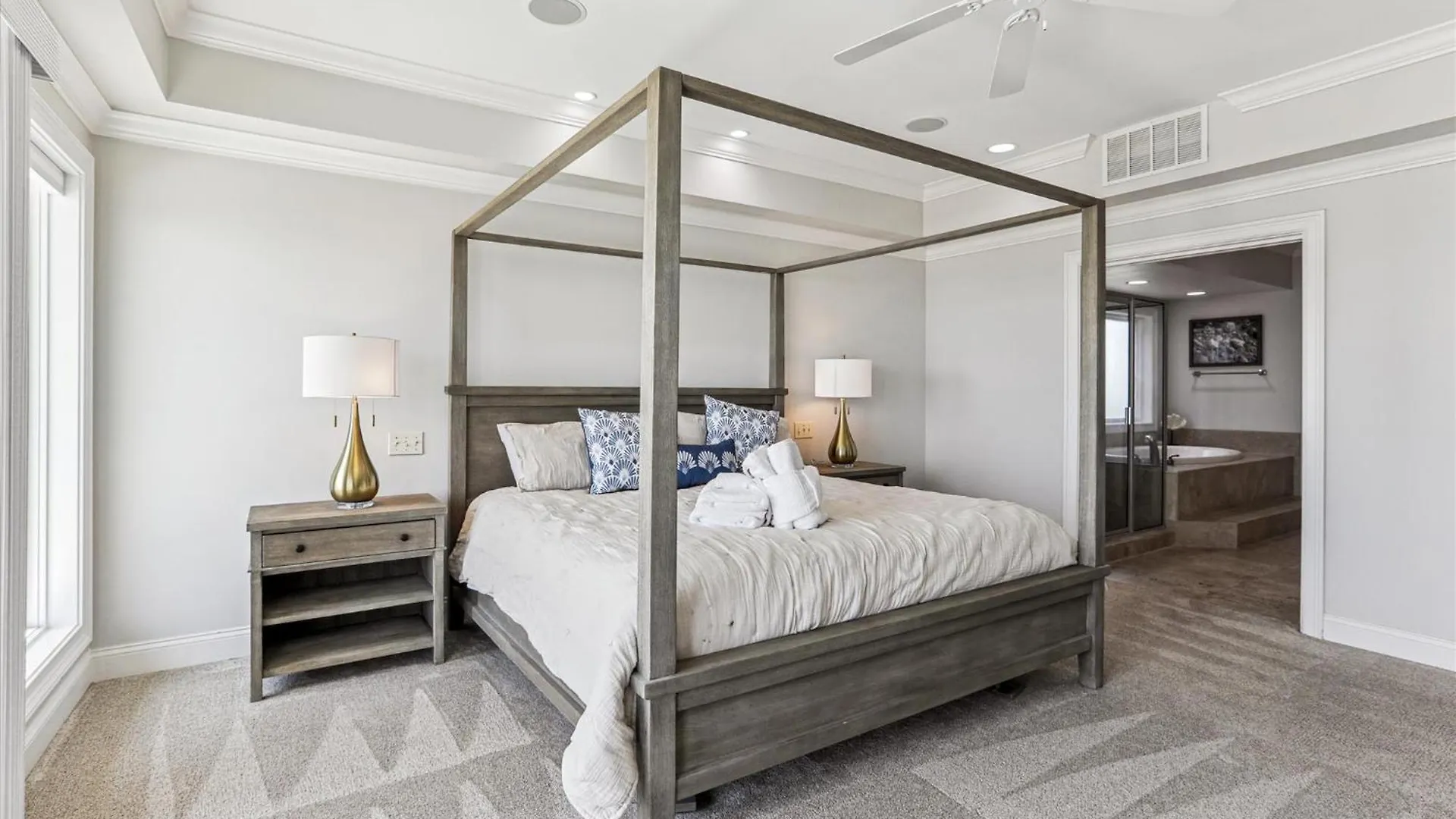 9 Singleton Place- Renovated, Oceanfront, Pool, Elevator, Free Activities Included *