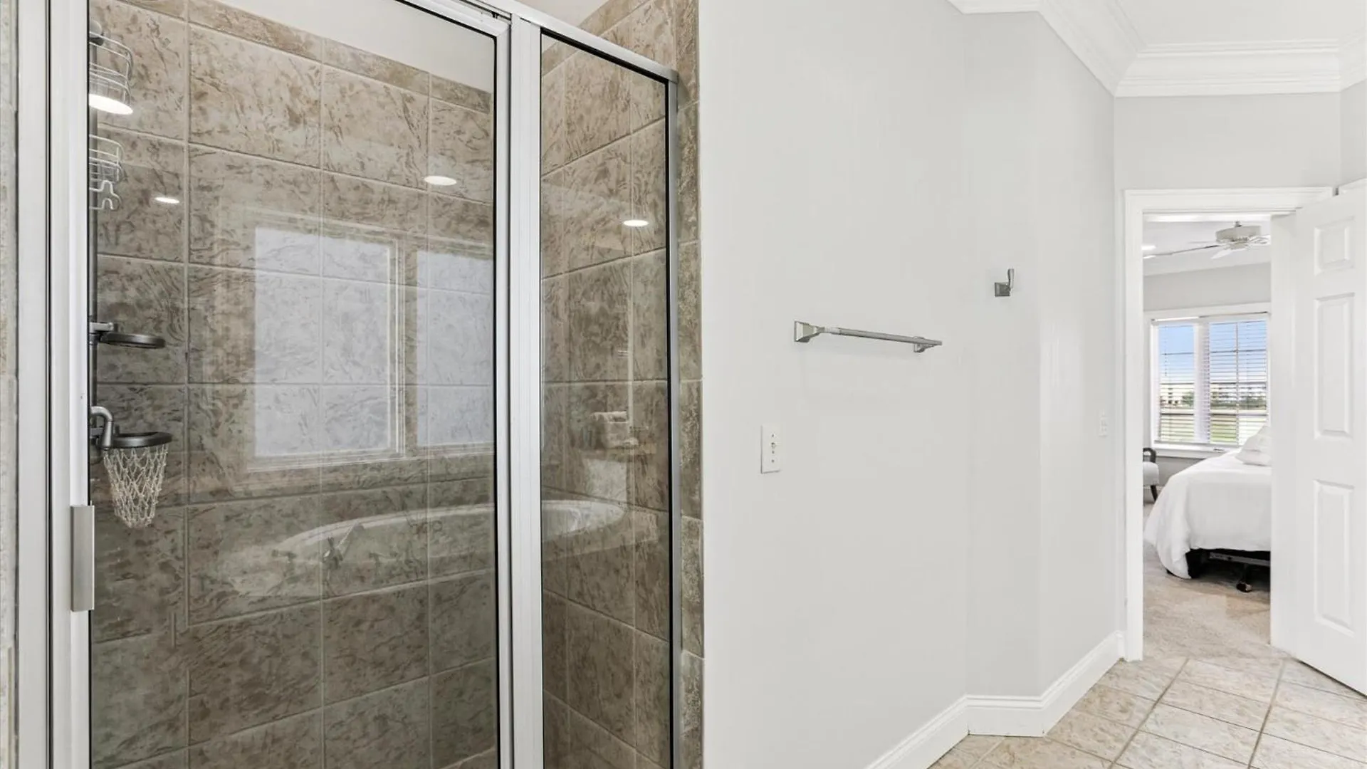 9 Singleton Place- Renovated, Oceanfront, Pool, Elevator, Free Activities Included *