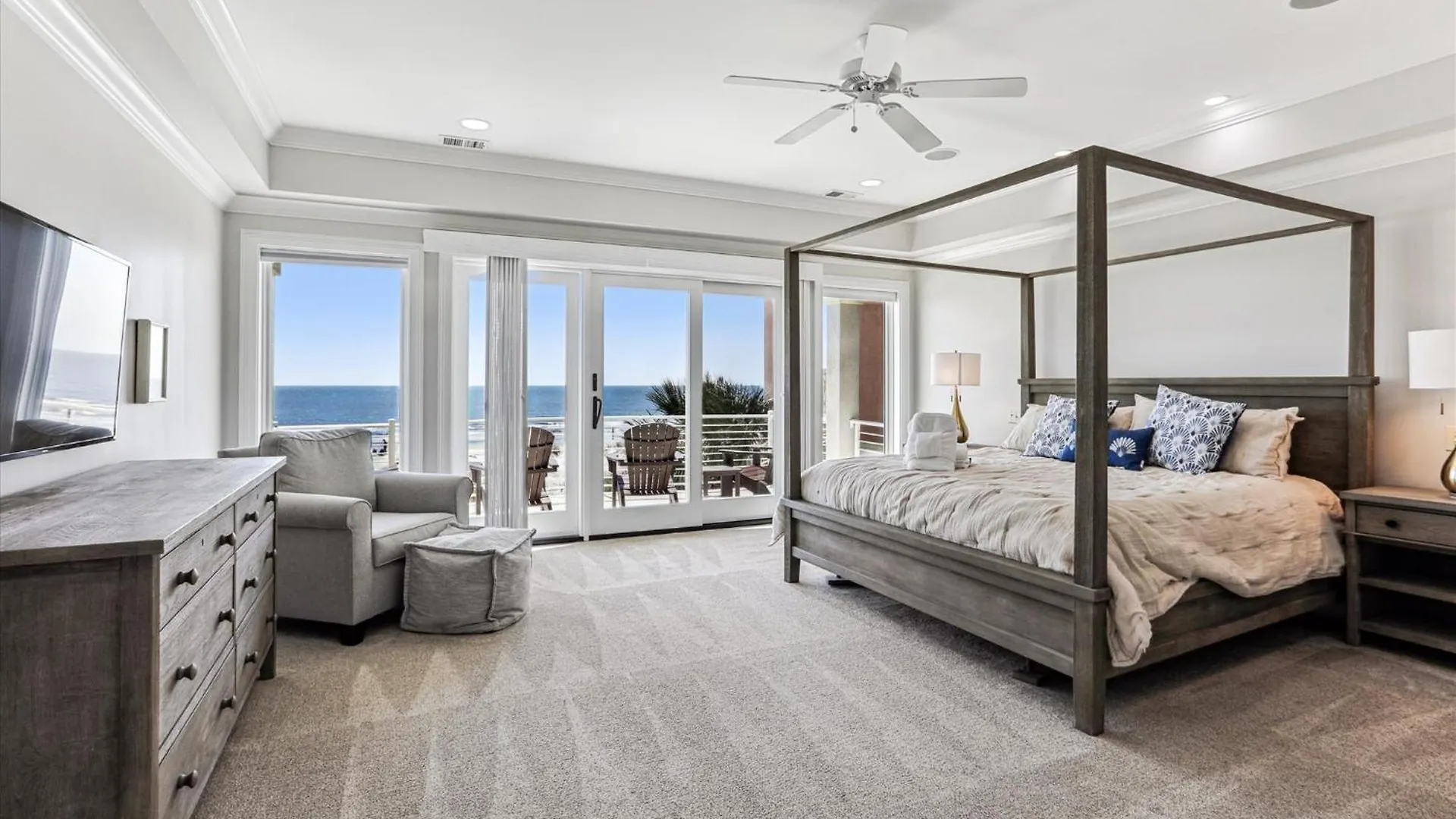 9 Singleton Place- Renovated, Oceanfront, Pool, Elevator, Free Activities Included Hilton Head Island