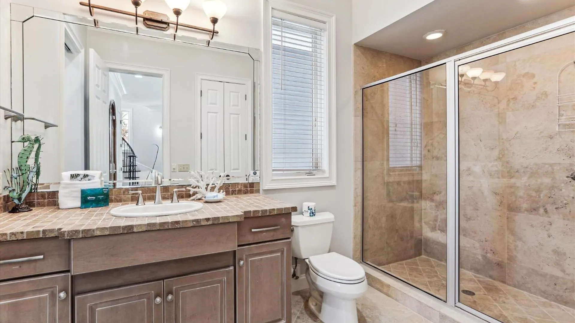 9 Singleton Place- Renovated, Oceanfront, Pool, Elevator, Free Activities Included Hilton Head Island