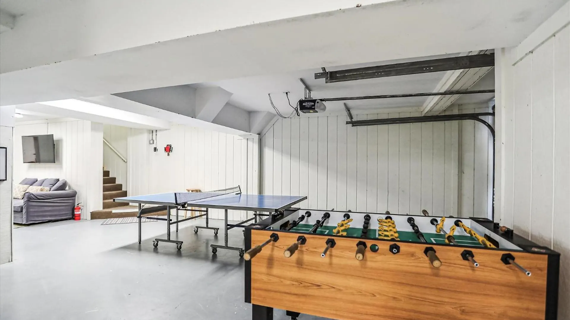 9 Singleton Place- Renovated, Oceanfront, Pool, Elevator, Free Activities Included Holiday home