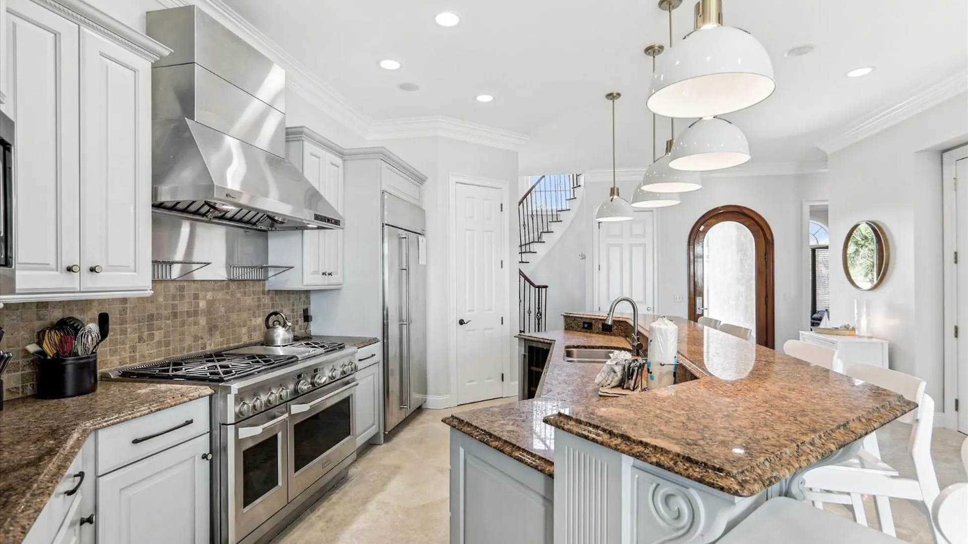 9 Singleton Place- Renovated, Oceanfront, Pool, Elevator, Free Activities Included Holiday home Hilton Head Island