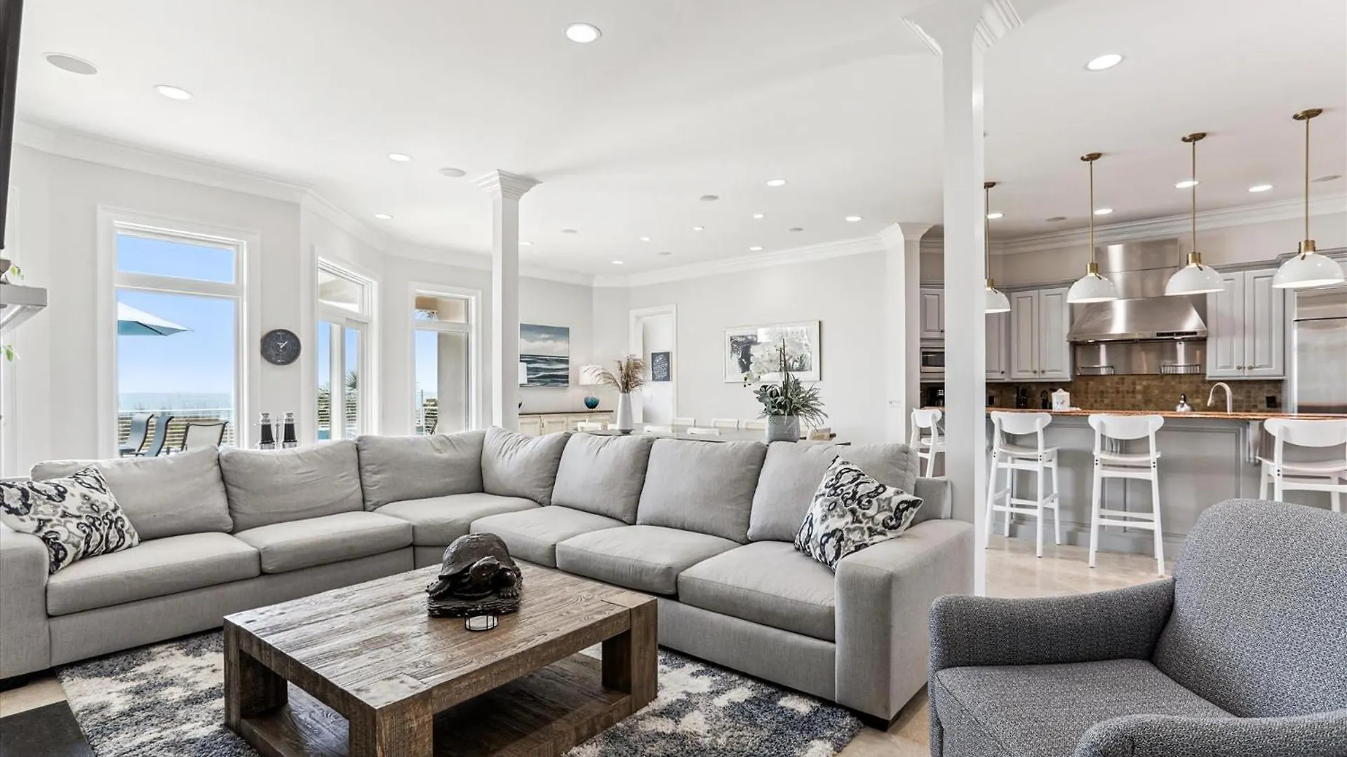 9 Singleton Place- Renovated, Oceanfront, Pool, Elevator, Free Activities Included * Hilton Head Island