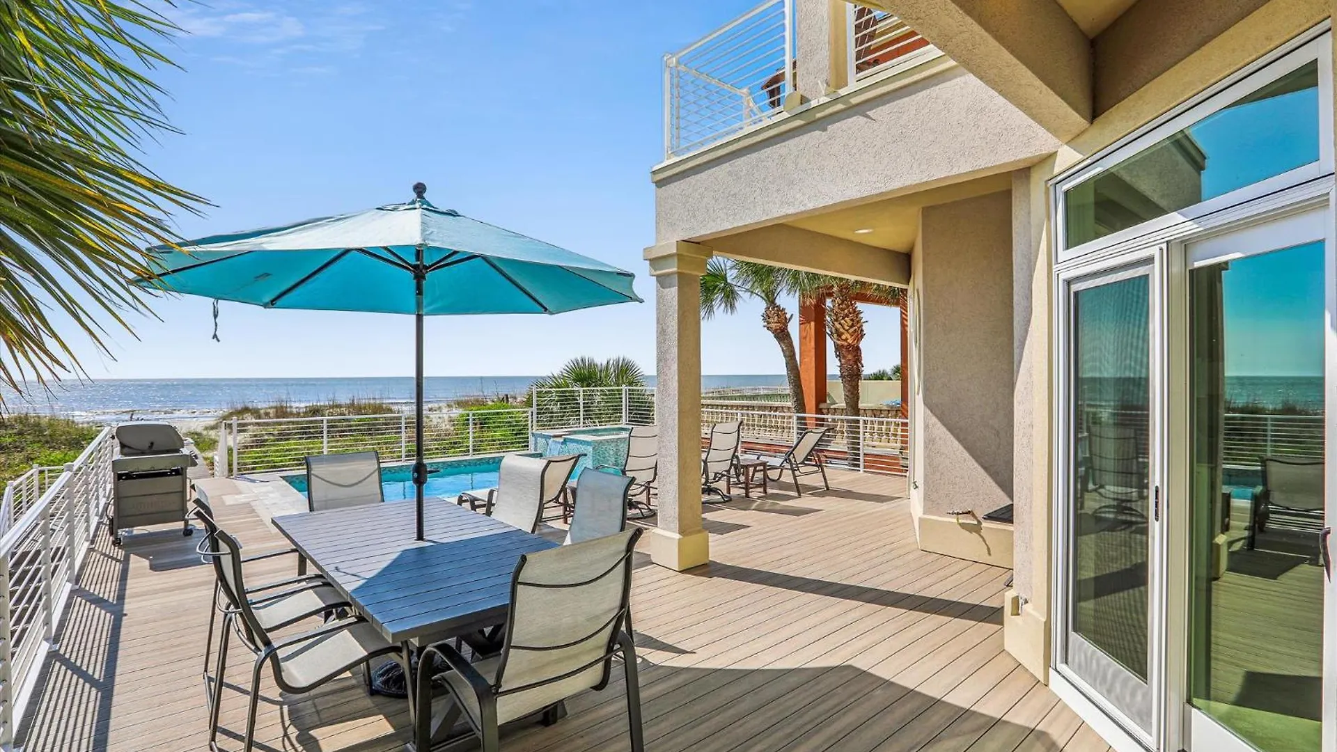 9 Singleton Place- Renovated, Oceanfront, Pool, Elevator, Free Activities Included Holiday home *