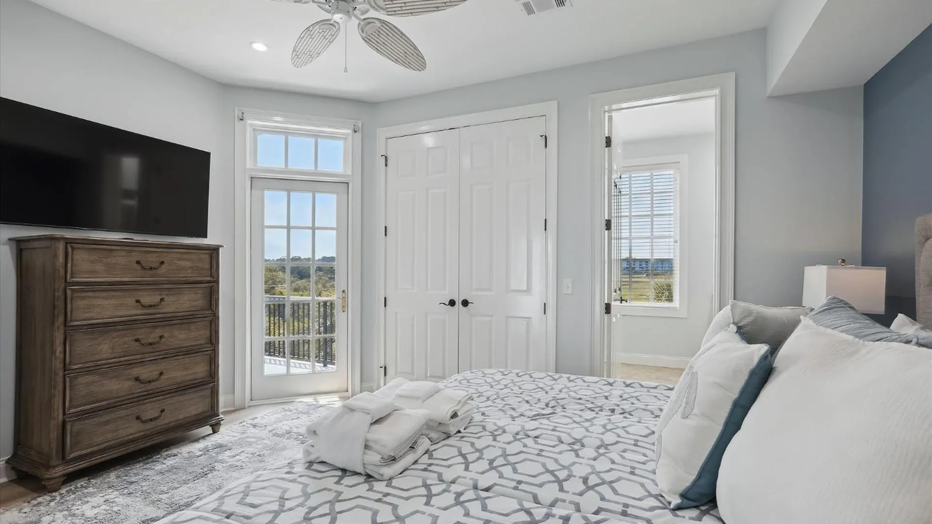 7 Singleton Place- Oceanfront, Private Pool, Renovated, Free Activities Included Hilton Head Island