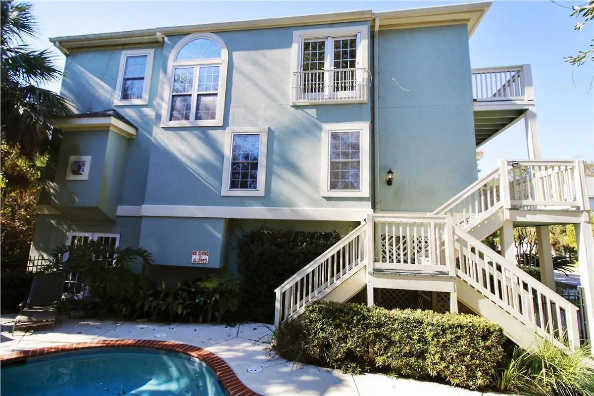 Holiday home 44 Bradley Road- Easy Walk To The Beach, Large Pool, Free Activities Included
