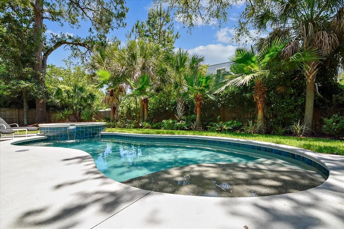 46 Folly Field Rd- Quick Walk To Beach, Large Private Pool & Yard, Free Activities Included *