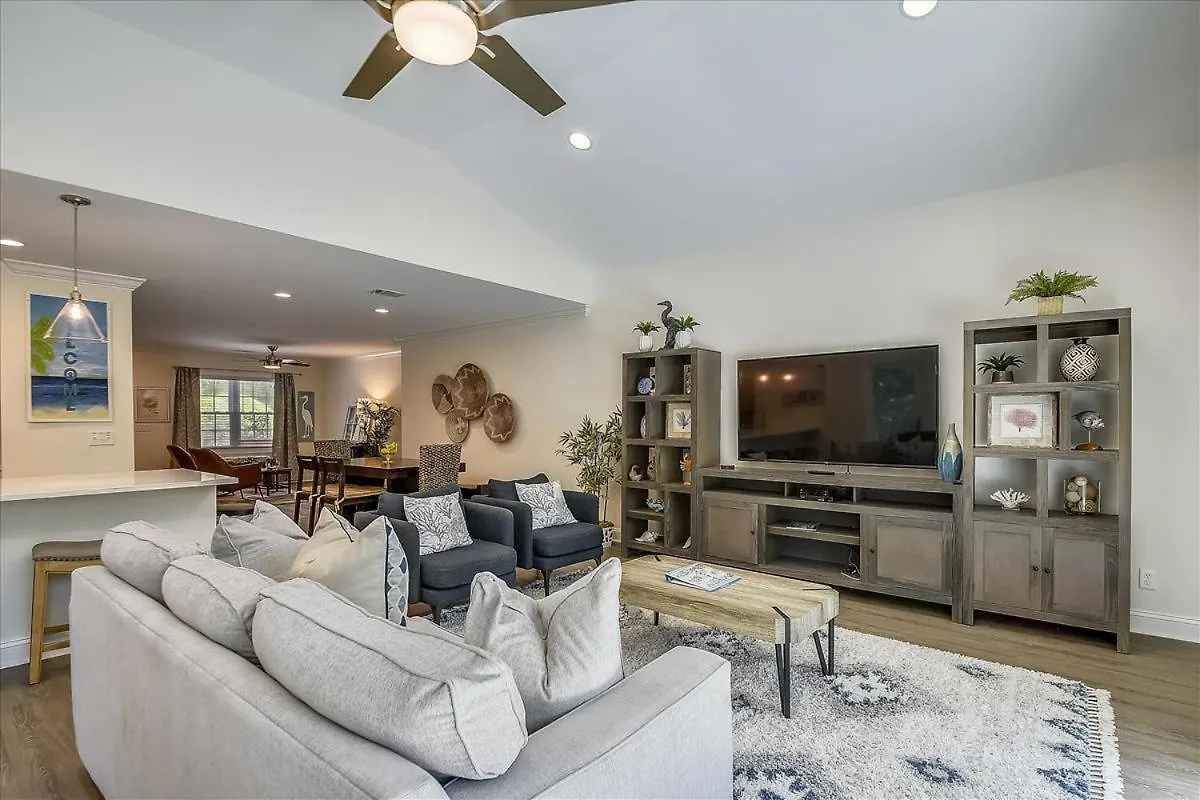 46 Folly Field Rd- Quick Walk To Beach, Large Private Pool & Yard, Free Activities Included
