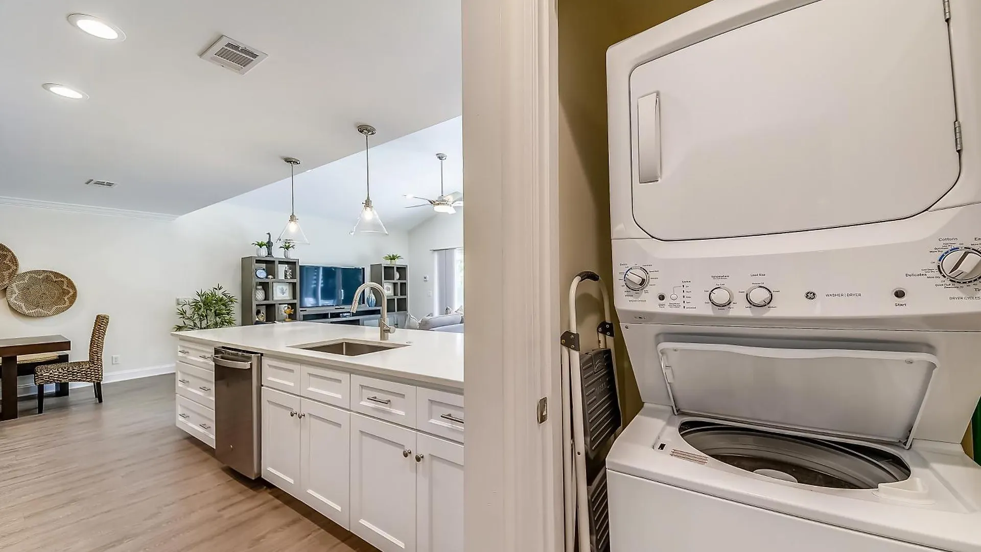 Holiday home 46 Folly Field Rd- Quick Walk To Beach, Large Private Pool & Yard, Free Activities Included Hilton Head Island