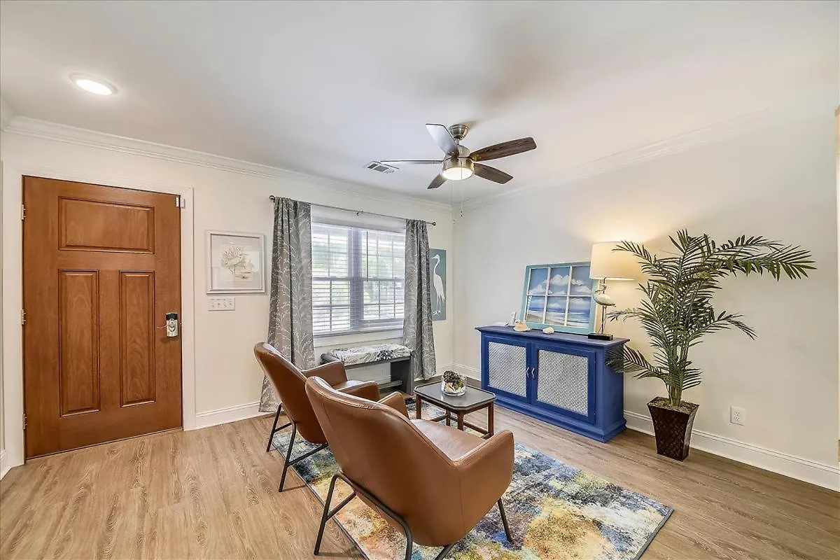 Holiday home 46 Folly Field Rd- Quick Walk To Beach, Large Private Pool & Yard, Free Activities Included Hilton Head Island