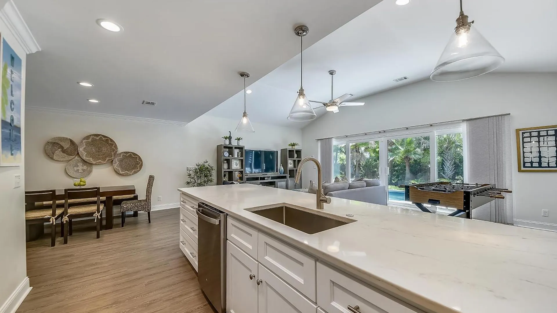 46 Folly Field Rd- Quick Walk To Beach, Large Private Pool & Yard, Free Activities Included Hilton Head Island