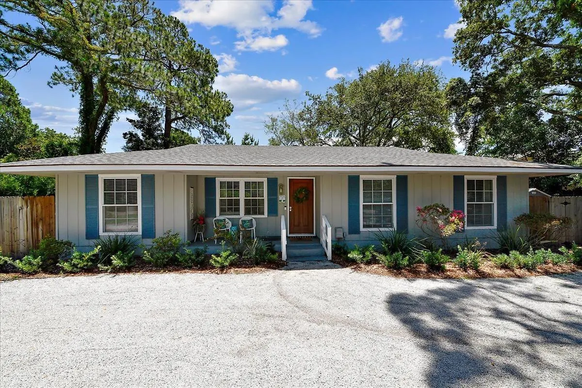 46 Folly Field Rd- Quick Walk To Beach, Large Private Pool & Yard, Free Activities Included Holiday home *