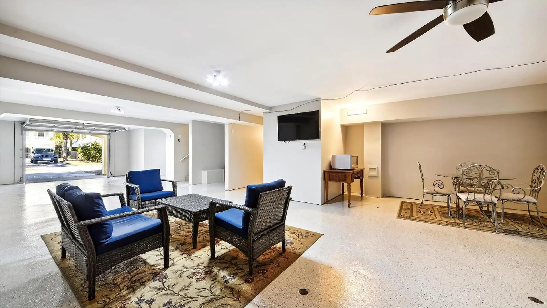 4 Sandy Trail- Short Walk To The Beach, Large Pool, Free Activities Included Holiday home Hilton Head Island