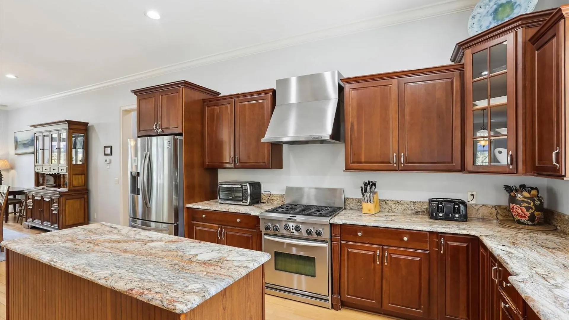 4 Surfwatch Way- Pet Friendly, Pool & Spa, Short Walk To Beach! Free Activities Included Hilton Head Island