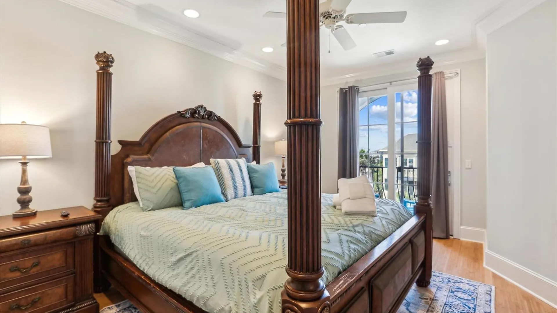 Holiday home 4 Collier Court- Oceanview, Private Pool, Elevator, Pet Friendly, Free Activities Included