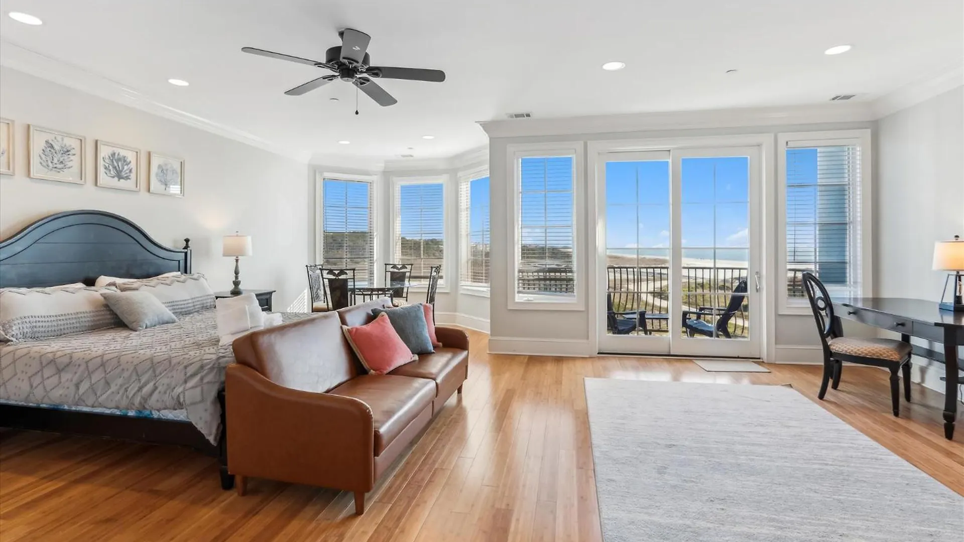 4 Collier Court- Oceanview, Private Pool, Elevator, Pet Friendly, Free Activities Included Holiday home