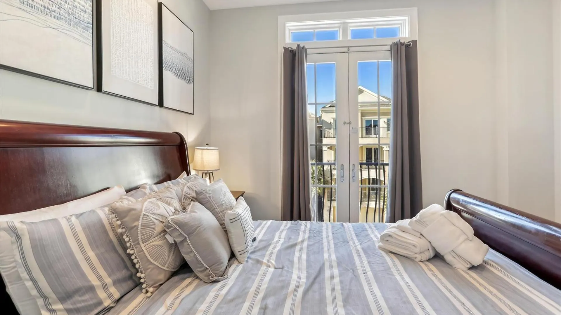 4 Collier Court- Oceanview, Private Pool, Elevator, Pet Friendly, Free Activities Included Holiday home *