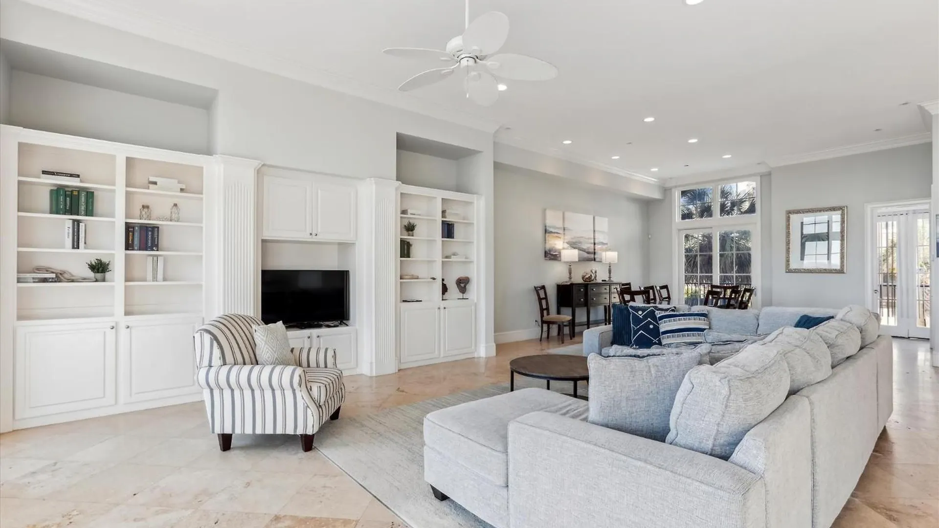 Holiday home 4 Collier Court- Oceanview, Private Pool, Elevator, Pet Friendly, Free Activities Included