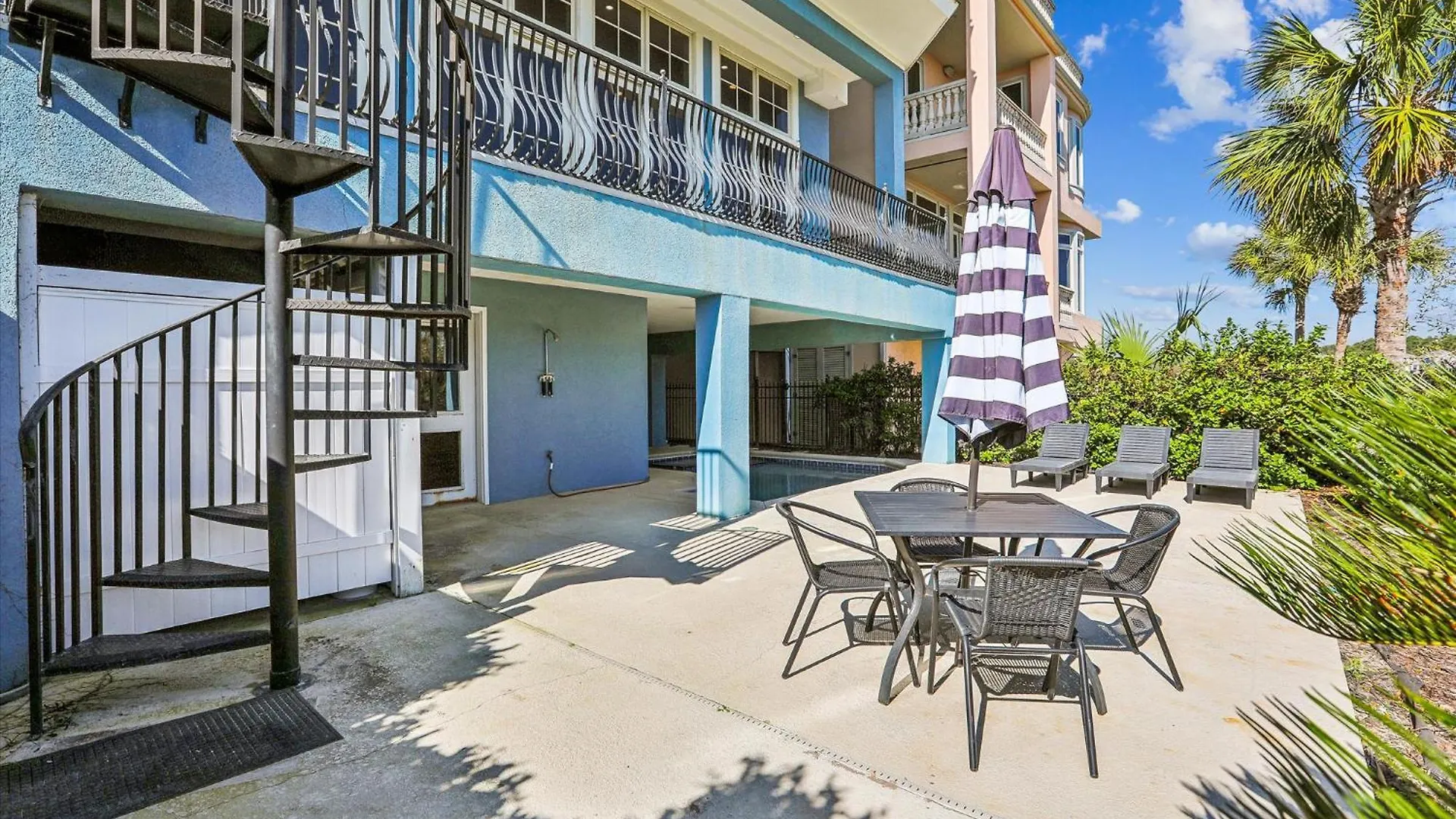 Holiday home 4 Collier Court- Oceanview, Private Pool, Elevator, Pet Friendly, Free Activities Included