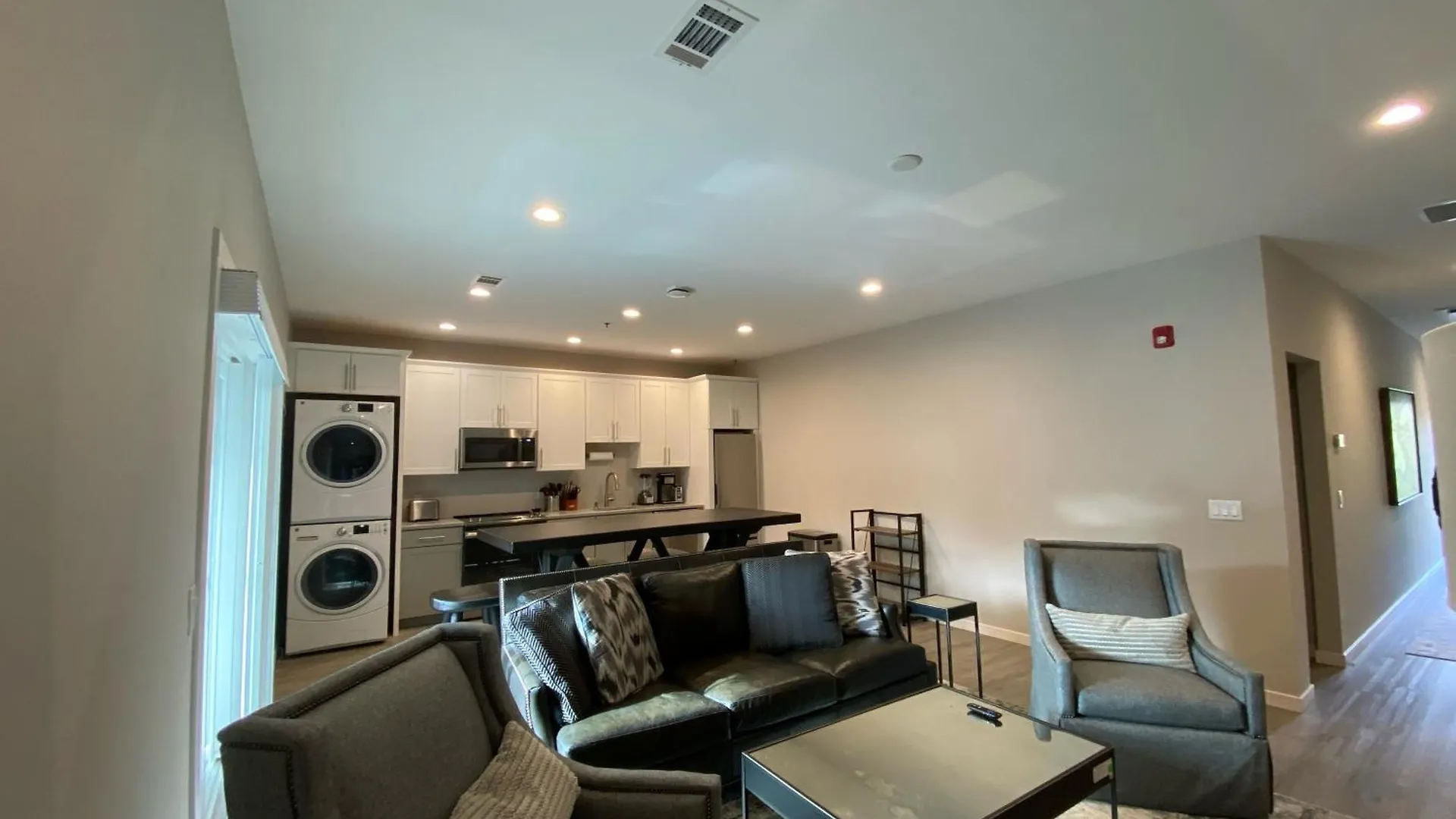 3b Burkes Beach- Apartment, Close To Beach, Free Activities Included *
